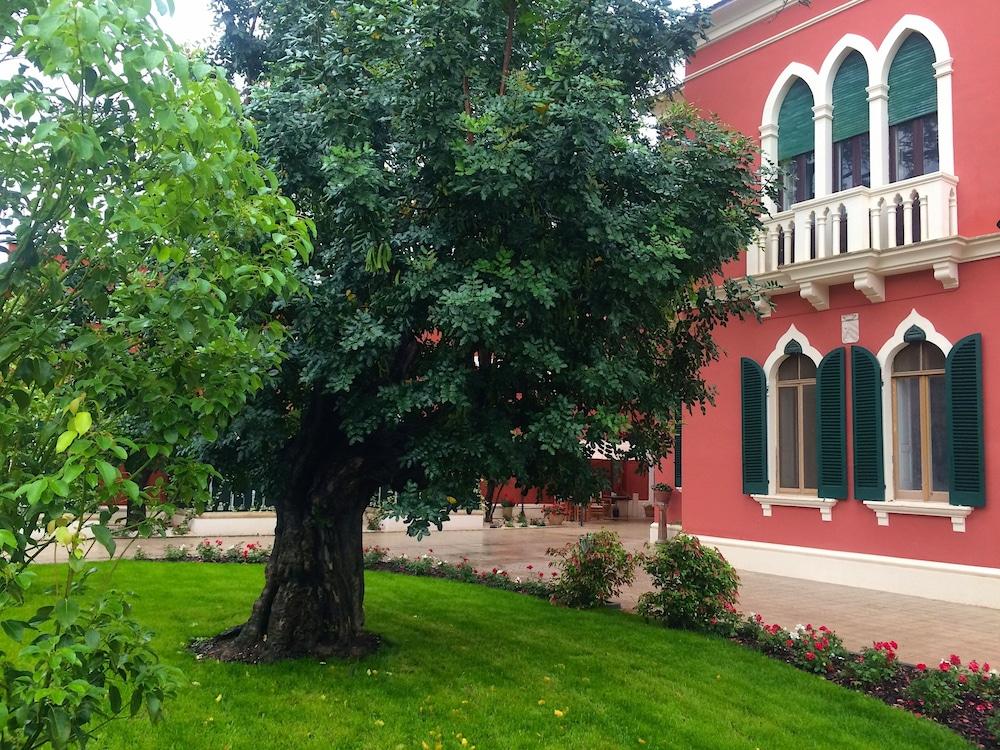 Donnenzo Bed and Breakfast Latiano Εξωτερικό φωτογραφία